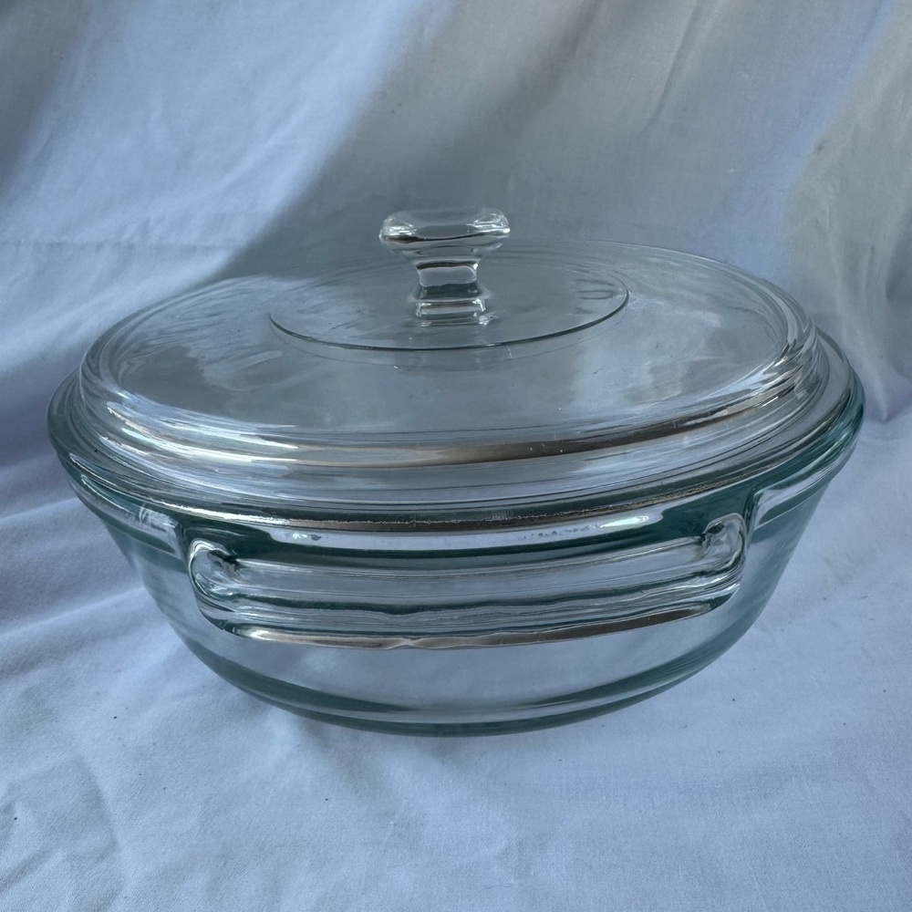 Anchor Hocking Glass Casserole Dish with Lid 1.5 Quart Capacity - Picture 4 of 8